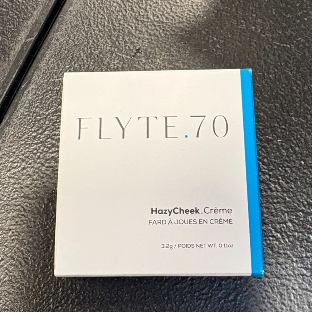 HazyCheek.Crème Look Of Love